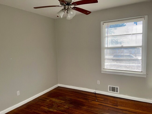 Building Photo - A Real Steal on This Three Bed/One Bath Mi...