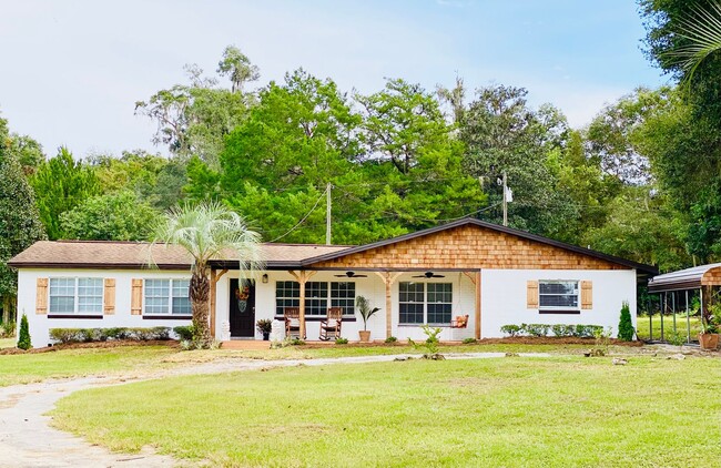 Building Photo - SPACIOUS HOME ON ACREAGE