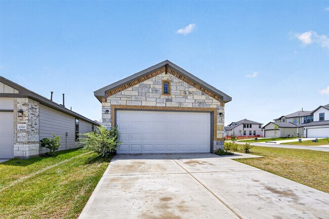 Building Photo - 25331 Yellowbells Pl