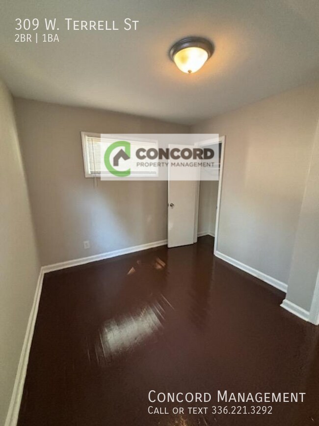 Building Photo - 309 W Terrell St