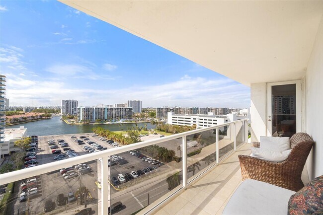 Building Photo - 3725 S Ocean Dr