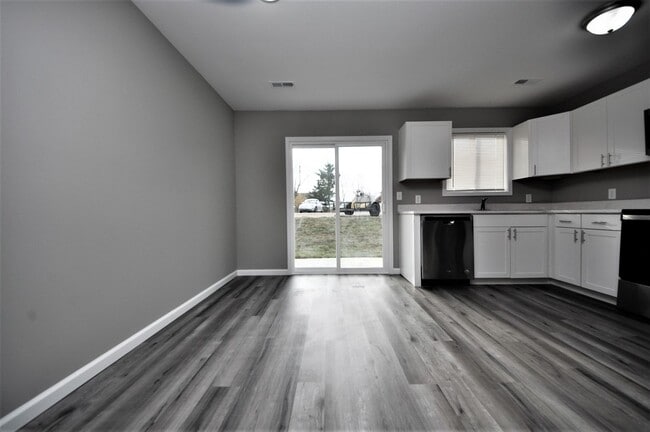 Building Photo - 1056 Arlington Way