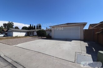 Building Photo - 4 Bedroom 2 Bath Home in the Heart of Mira...