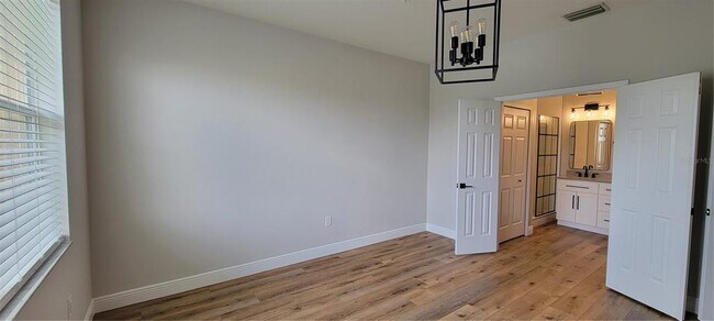 Building Photo - 3806 Parkridge Cir