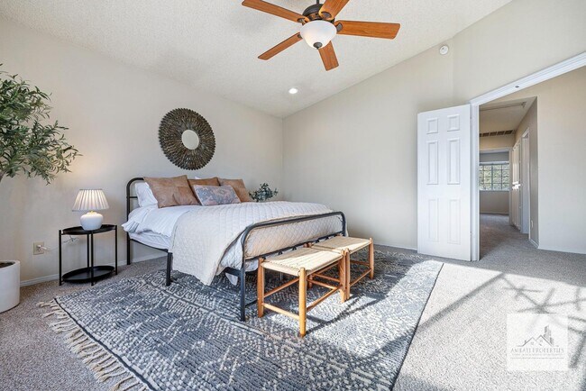 Building Photo - 805 E Buckhill Rd