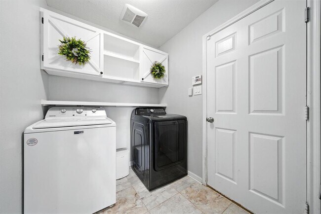 Building Photo - 22218 Hailey Grove Ln