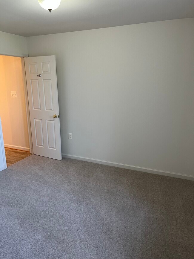 Building Photo - 5447 Rallywood Farm Ln