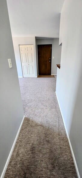 Building Photo - 1440 Stonebridge Cir