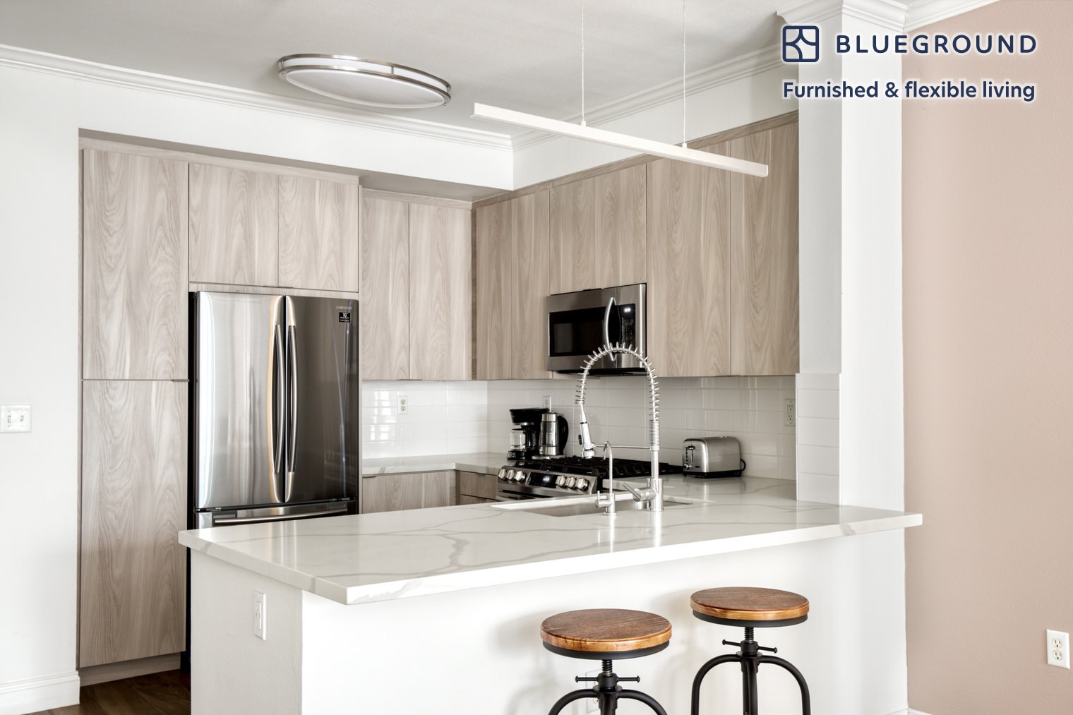 Building Photo - 5710 Crescent Prk E