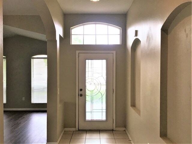 Building Photo - 30719 Tremont Dr