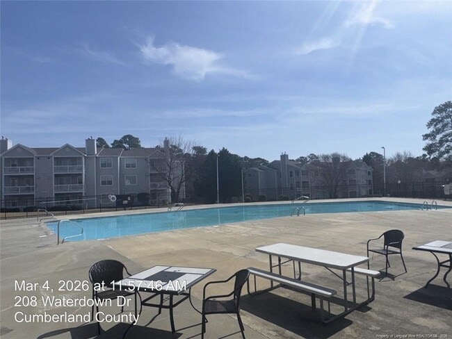 Building Photo - 217 Waterdown Dr