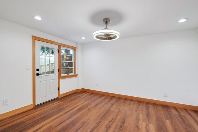 Building Photo - Lake Oswego Four Bedroom Home with View of...