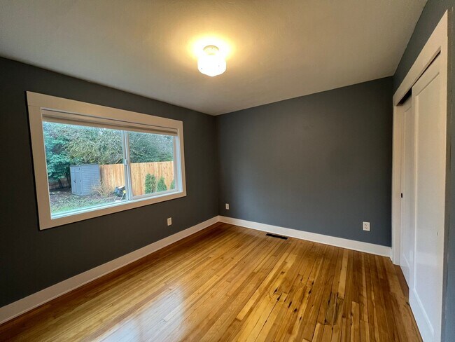 Building Photo - PENDING APPLICATION; Charming 2 BD + Studio (Water Included)