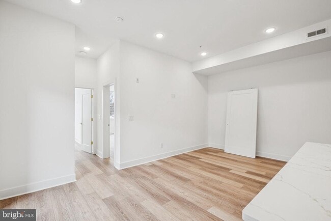 Building Photo - 5034 Florence Ave