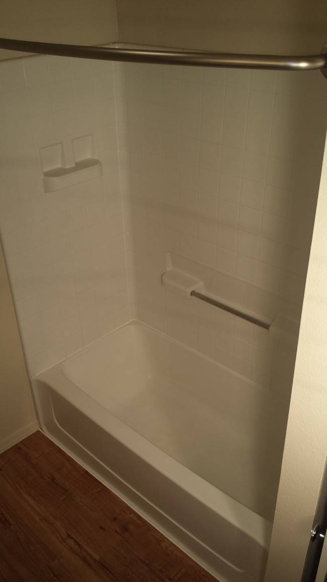 Tub Shower combo - 1211 Balfour Dr