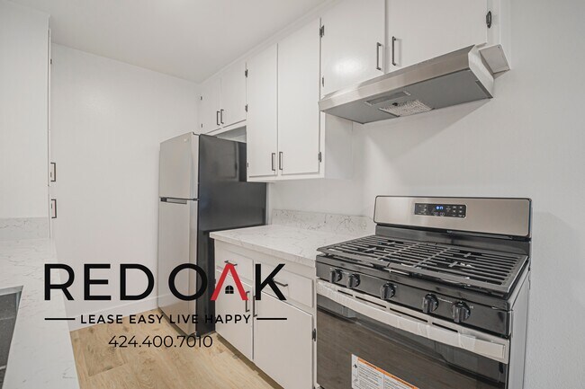 Building Photo - 2244 S Western Ave