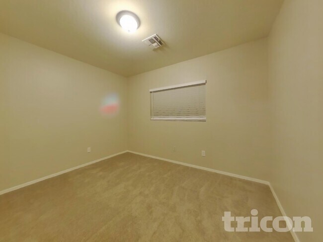 Building Photo - 11522 W Charter Oak Rd