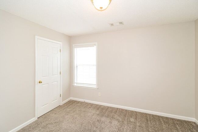 Building Photo - 10094 Cameron Ridge TR
