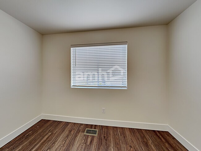 Building Photo - 1712 194th St Ct E