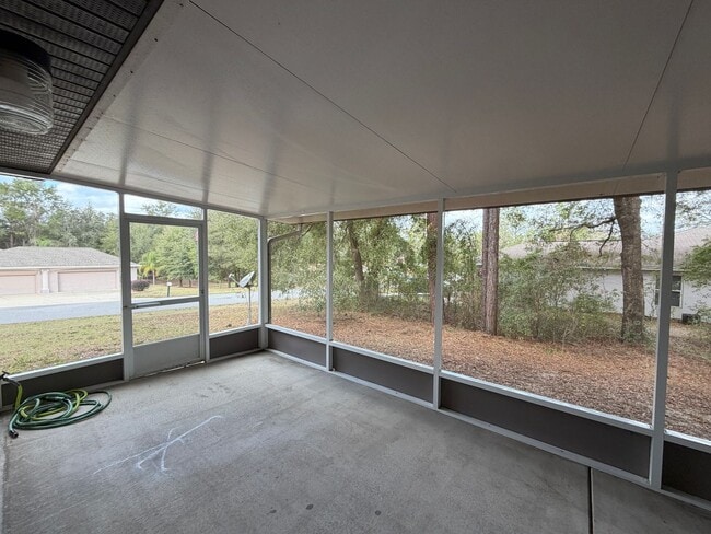 Building Photo - Rainbow Springs Country Club 2/2 ***Won't Last***