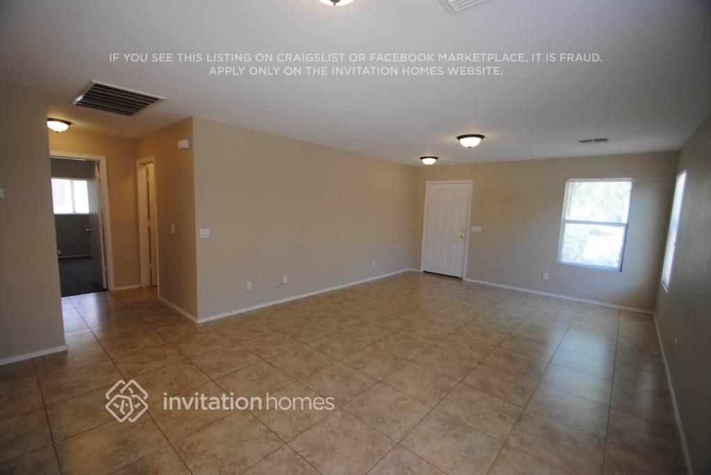 Building Photo - 15429 W Cameron Dr