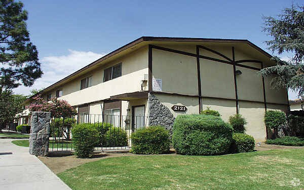 Building Photo - Sunset Gardens Townhomes