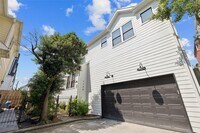 Building Photo - 1120 W 18th St