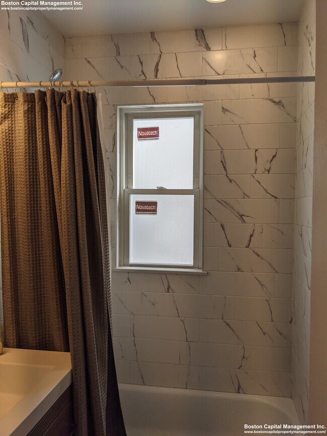 Building Photo - 113 3rd St