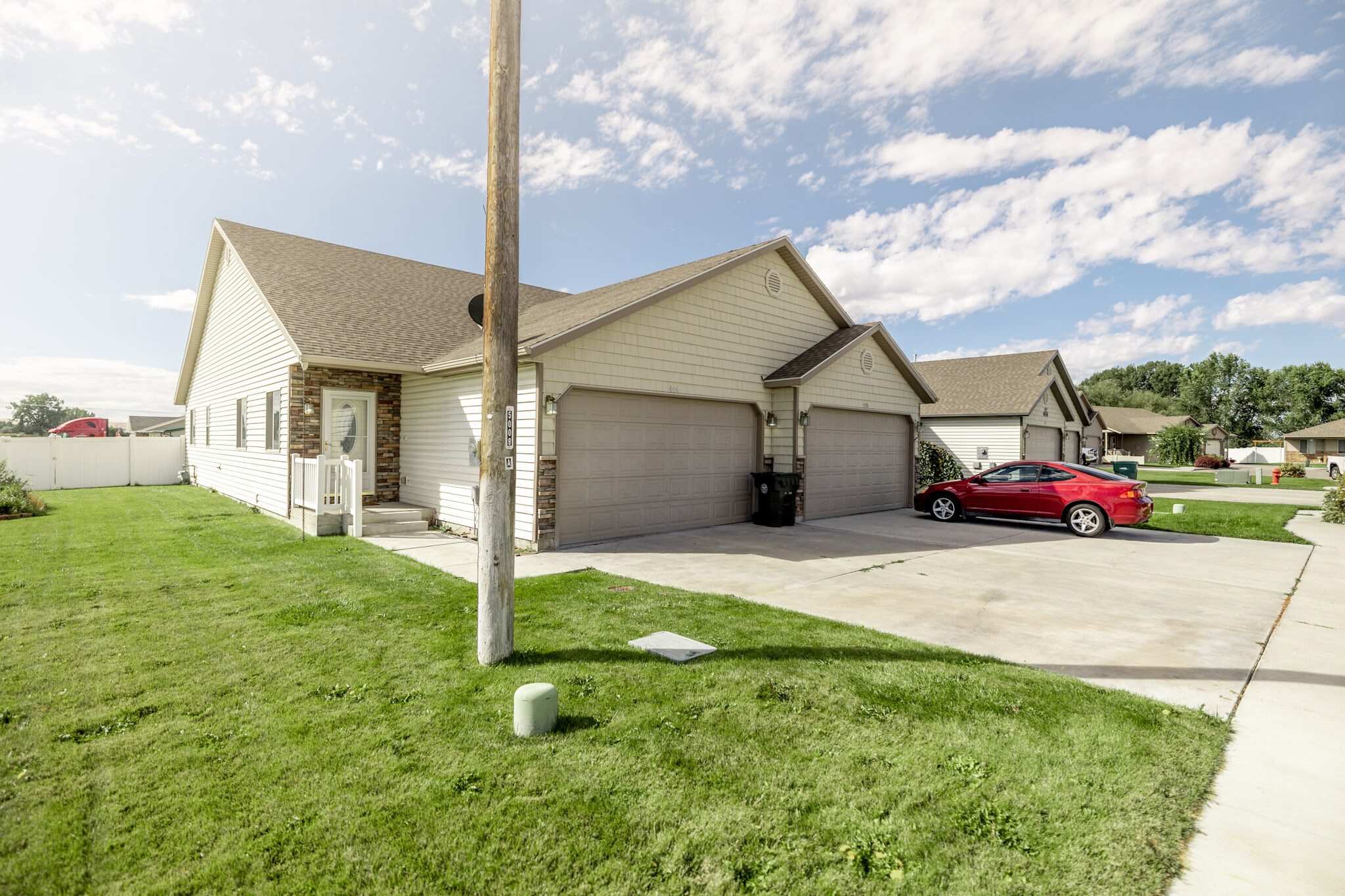 Left side unit of twin home - 406 Neff Cir