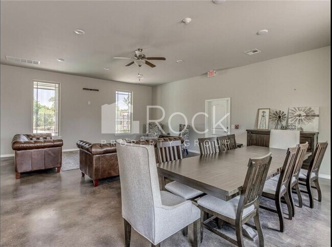 Building Photo - Gorgeous 4 Bedroom Home with Storm Shelter