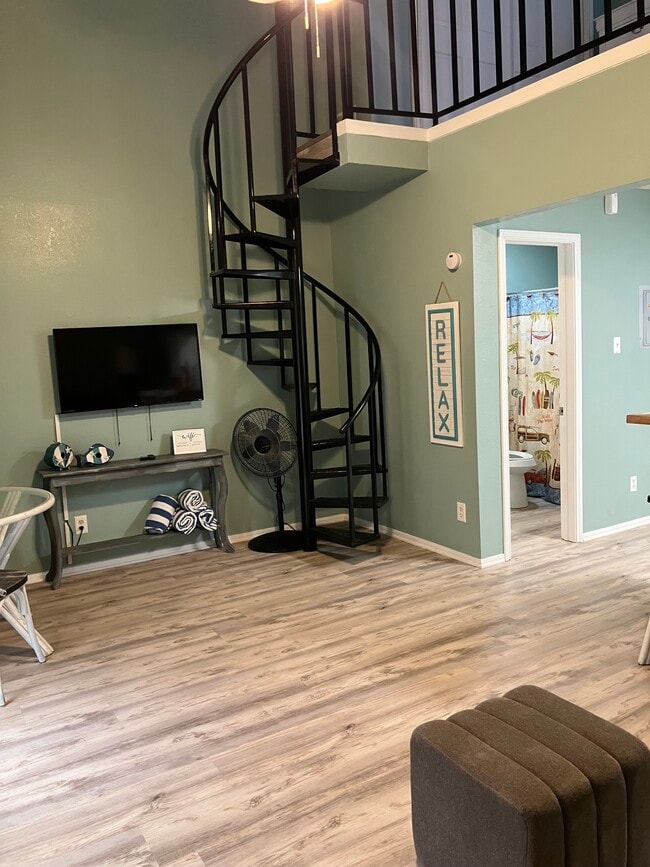 Building Photo - 14825 Windward Dr