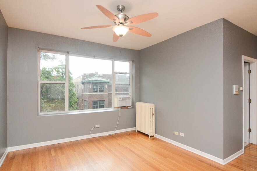 Building Photo - 1421 W Jonquil Ter