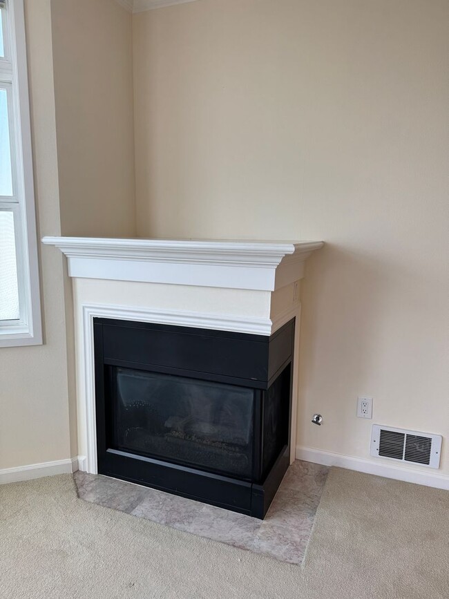 Building Photo - 2bd/2ba Kirkland Condo