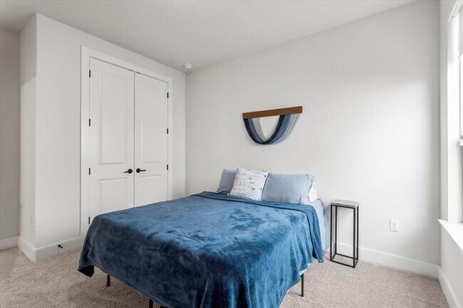 Building Photo - 8501 Hillock Terrace