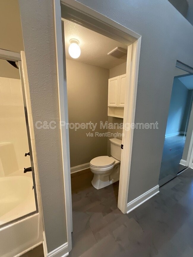 Building Photo - 6221 Barb Werner Ln