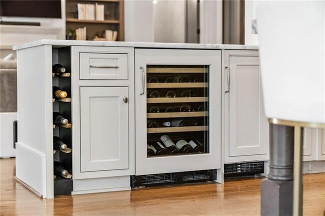 Building Photo - 5265 Peachtree Dunwoody Rd NE