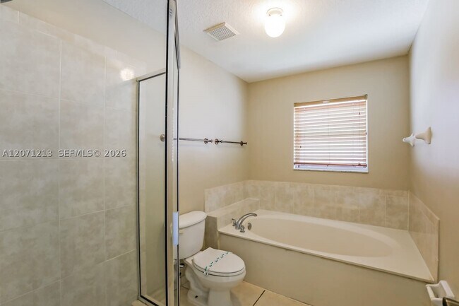Building Photo - 8910 SW 220th Ln