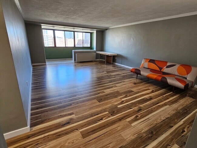 Building Photo - 6 Whittier Pl