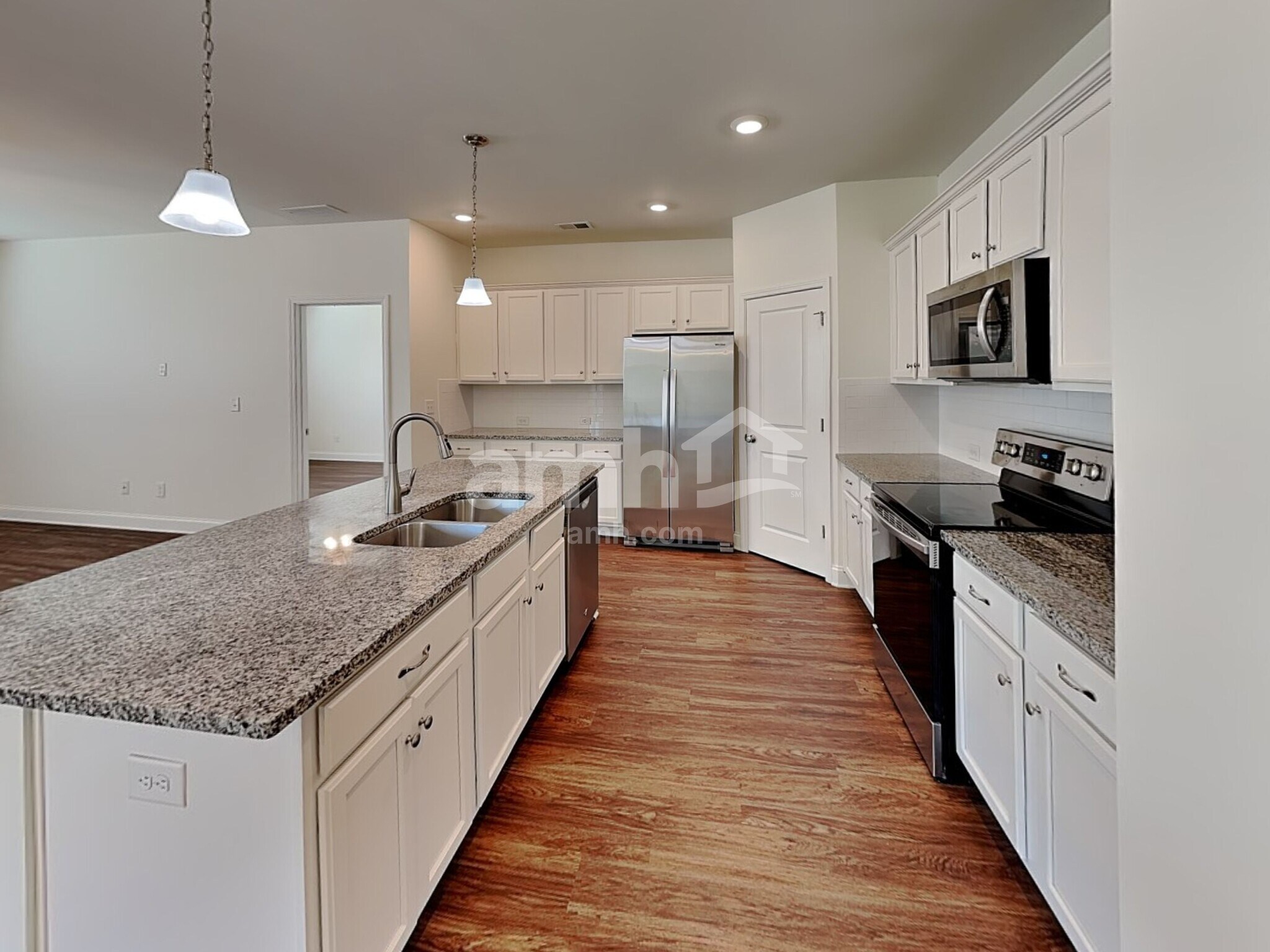 Building Photo - 7077 Creeksong Dr