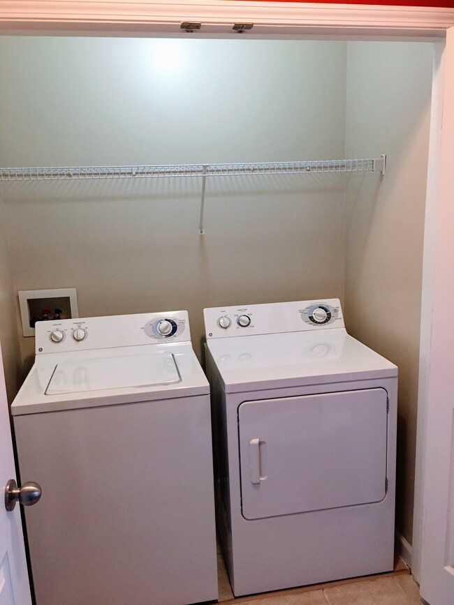 Washing/Dryer Machine closet. - 505 Sunset View Terrace SE