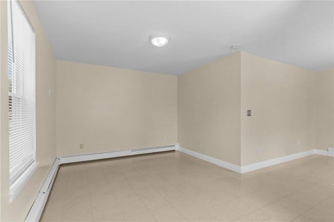 Building Photo - 176 Pavilion Ave