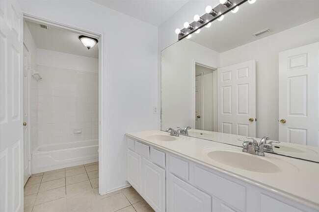 Building Photo - 2103 Kimra Ln