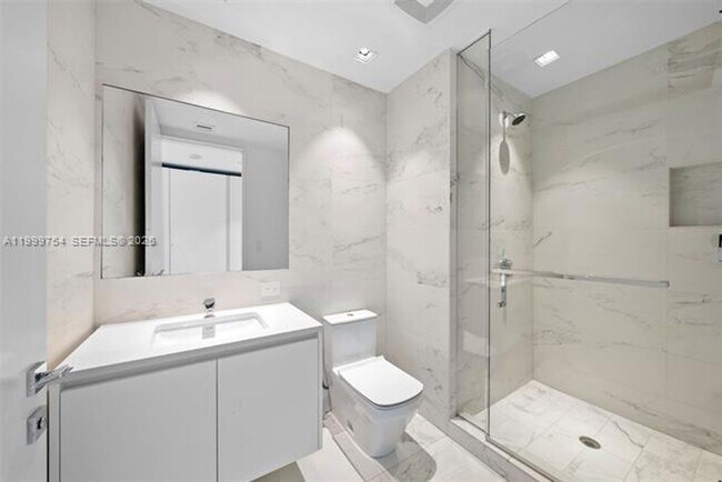 Building Photo - 1000 Biscayne Blvd