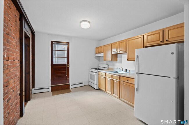 Building Photo - 251 Lawrence St