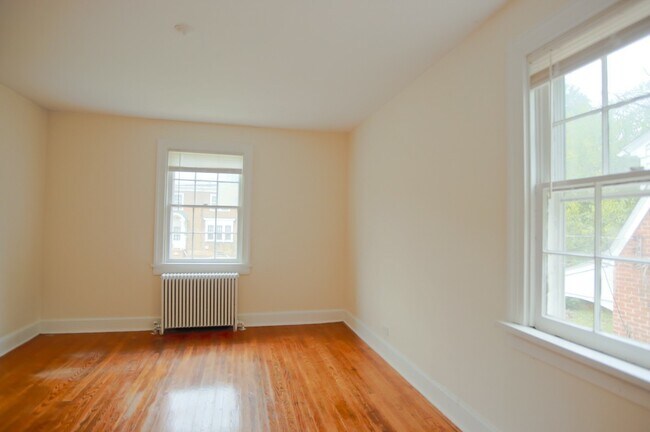 Building Photo - 8br Single Family Home on 14th St NW  (MIN...