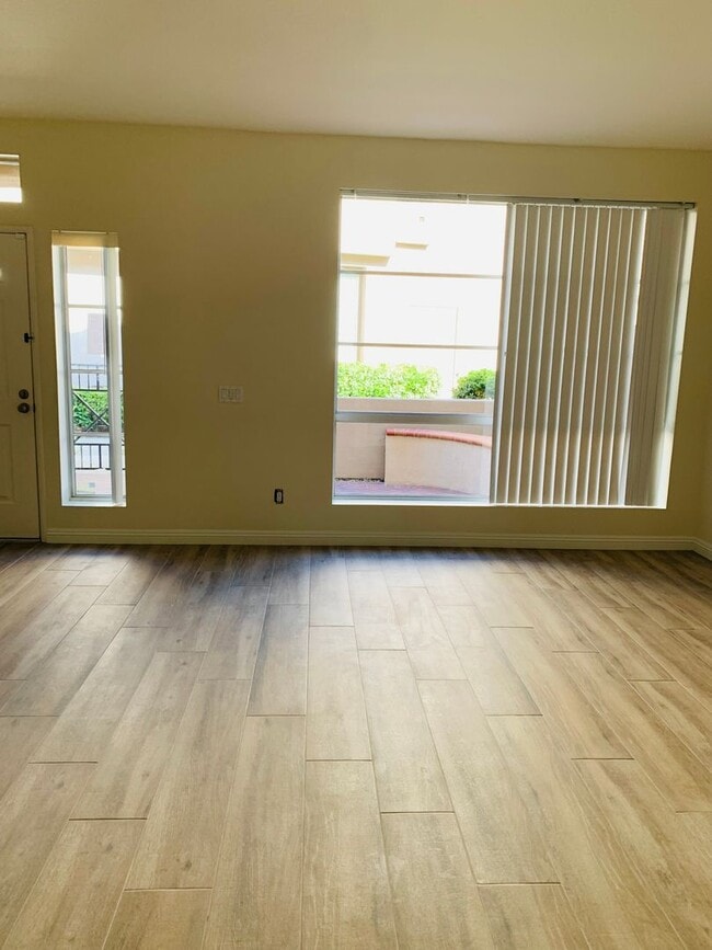 Building Photo - Remodeled 3 bedroom townhome in Aliso Viejo