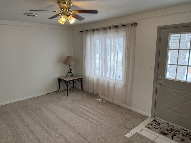 Building Photo - Affordable 2-Bedroom Gem in Flint – Detach...