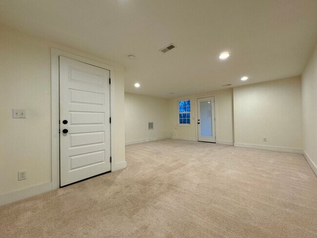 Building Photo - 6477 Olin Ln