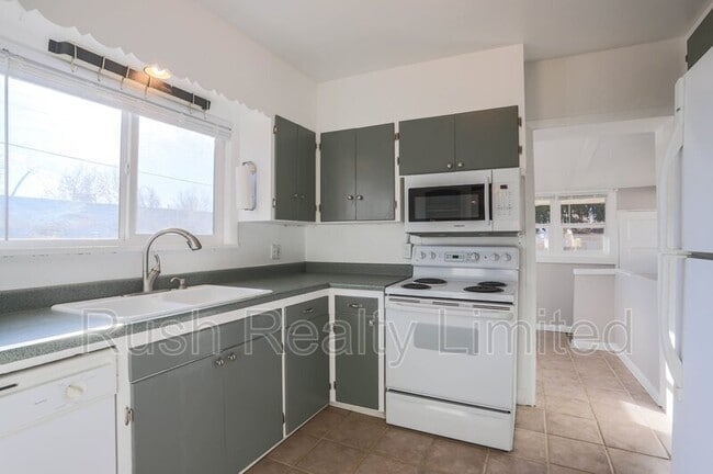 Building Photo - 397 S Logan St