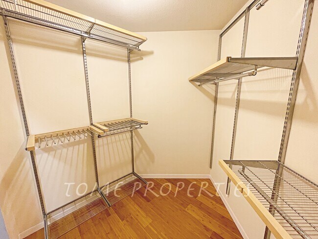 Building Photo - 14611 Cypress Valley Dr